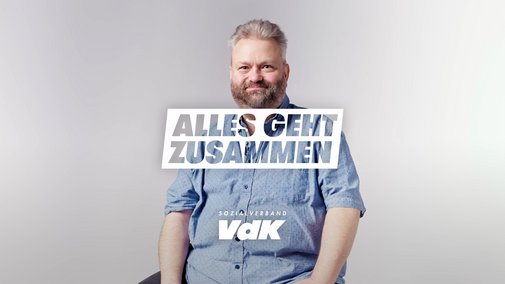 Portraitfoto von Jörg Stasch und das Logo der Aktion Alles geht zusammen