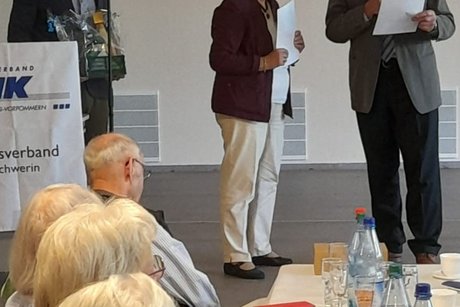 Ehrung Fr. Elke Schwinn durch H. Dr. Boldt