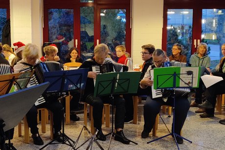 Weihnachtsfeier VdK OV Rügen Weihnachtsfeier VdK OV Rügen Akkordengruppe
