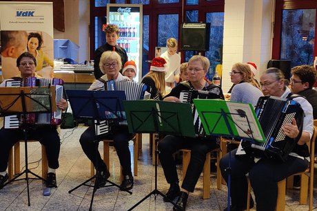 Weihnachtsfeier VdK OV Rügen Weihnachtsfeier VdK OV Rügen Akkordengruppe