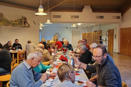 Weihnachtsfeier VdK OV Rügen Weihnachtsfeier VdK OV Rügen Fröhlicher Austausch