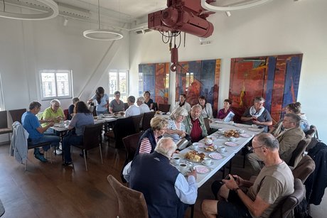 gem&uuml;tliche Runde bei Kaffee und Kuchen