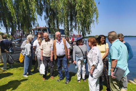 Gruppenbild am Wasser