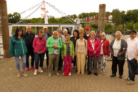 Die Teilnehmer der 3 Länder Rundfahrt auf der Elbe