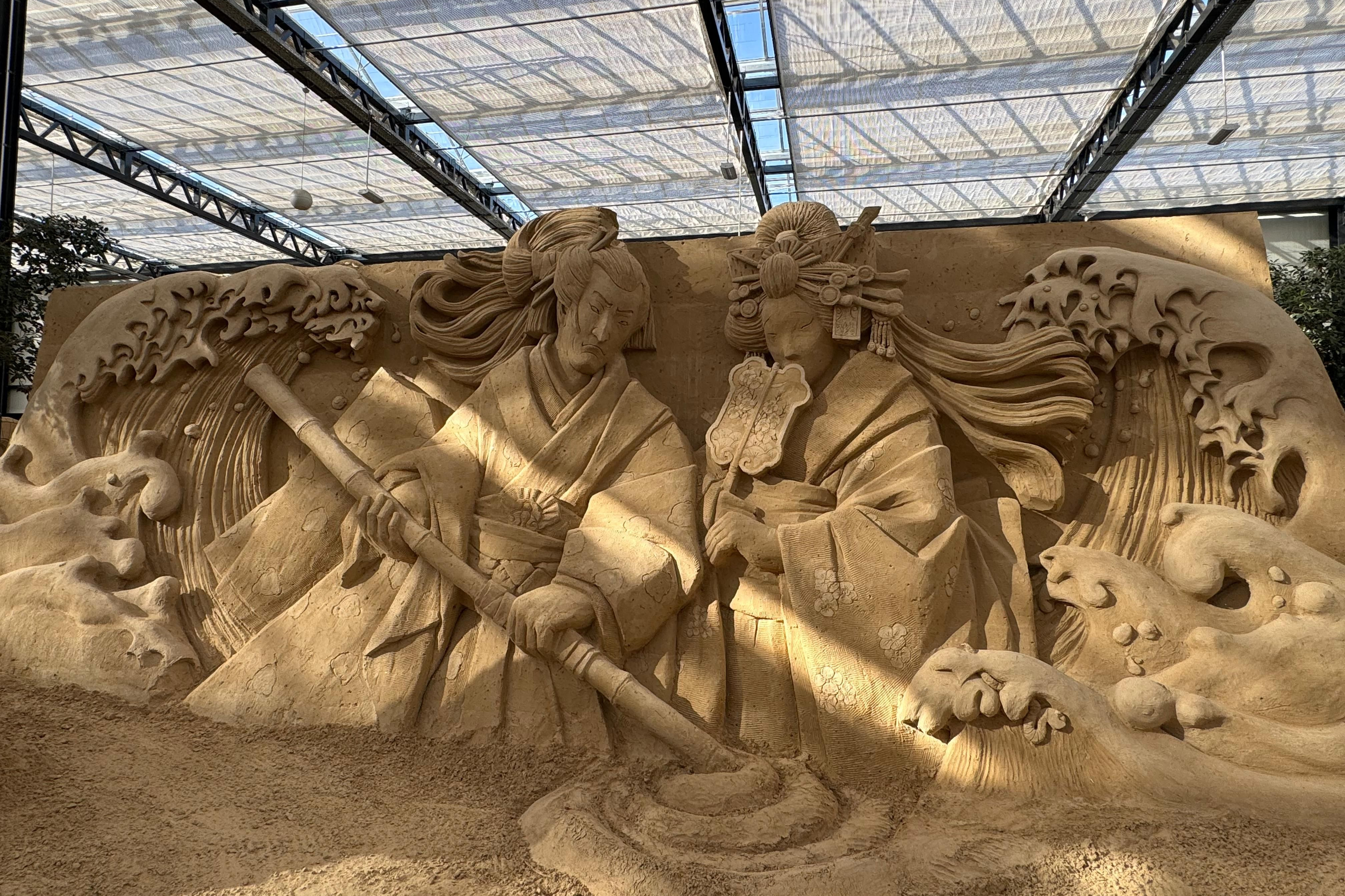 Chinesische Sagenfiguren Eines der tollen Bilder in der Sandskulpturenausstellung Prora